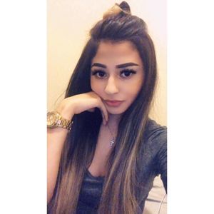 Meet your Posher, Alma